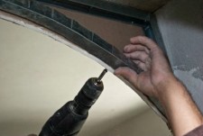 Крепим профиль