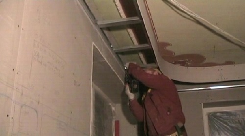 Крепление каркаса для потолка