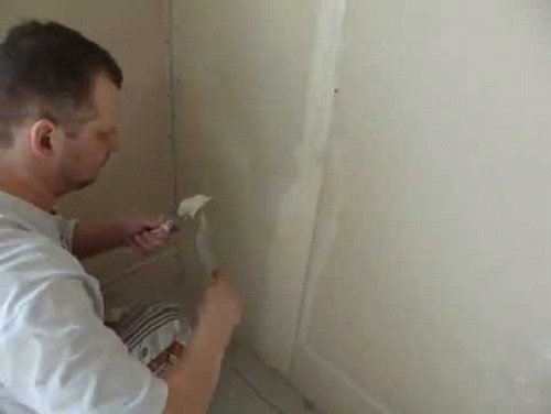 Зашпаклёванный стеллаж