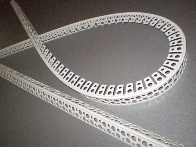 plastikovyy-ugolok-dlya-arochnyh-konstruktsiy
