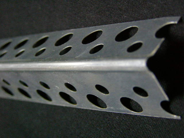 profil-uglovoy-perforirovannyy-pu